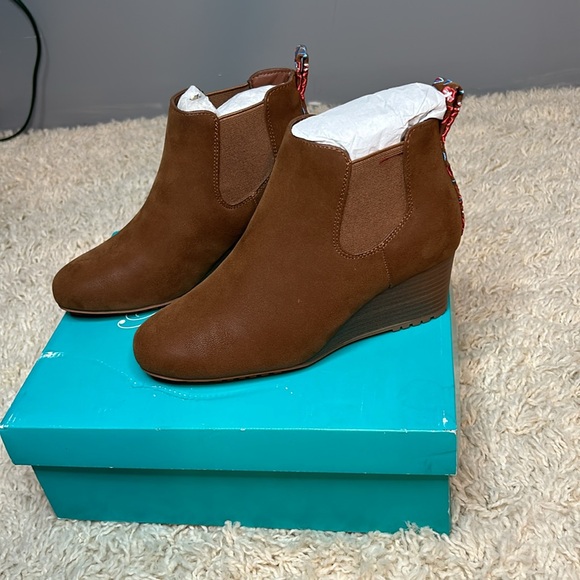 Pioneer Women Booties - Picture 3 of 7